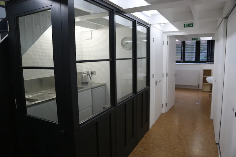 Kitchen at Bethnal Green Victorian Studio, B2163 (photo 5)