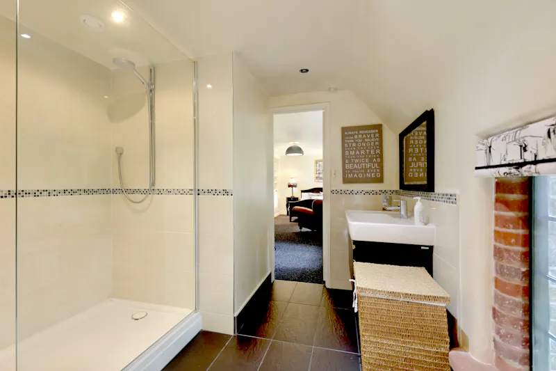 Bathroom at Chesham Arts & Crafts Farmhouse, L782 (photo 64)