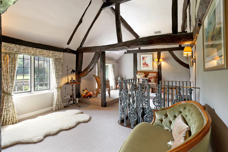 Mezzanine at Chesham Arts & Crafts Farmhouse, L782 (photo 25)