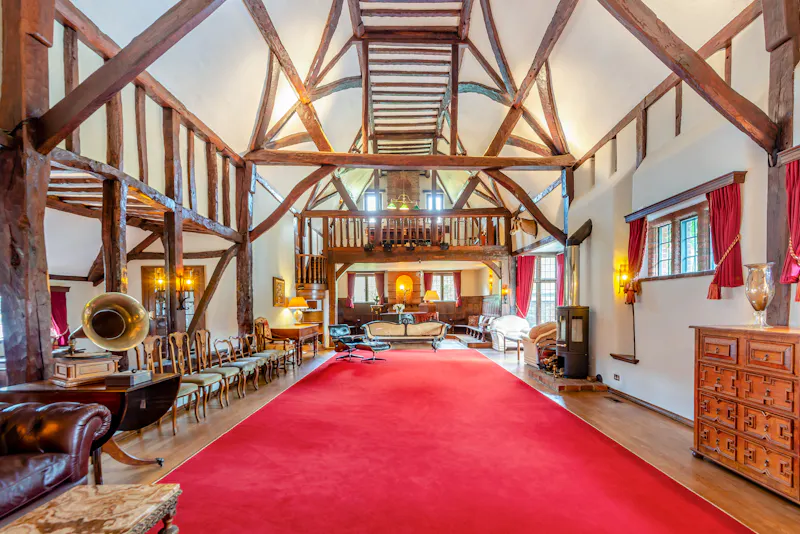 Ballroom at Chesham Arts & Crafts Farmhouse, L782 (photo 5)