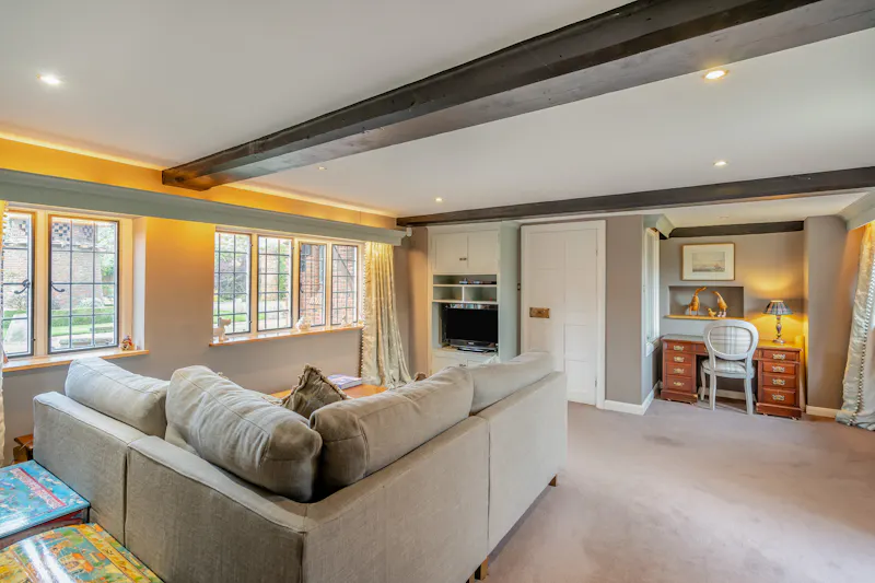 Chesham Arts & Crafts Farmhouse, L782 (photo 38)