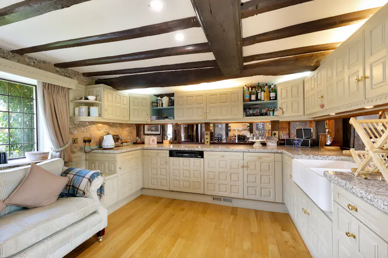 Chesham Arts & Crafts Farmhouse, L782 (photo 19)