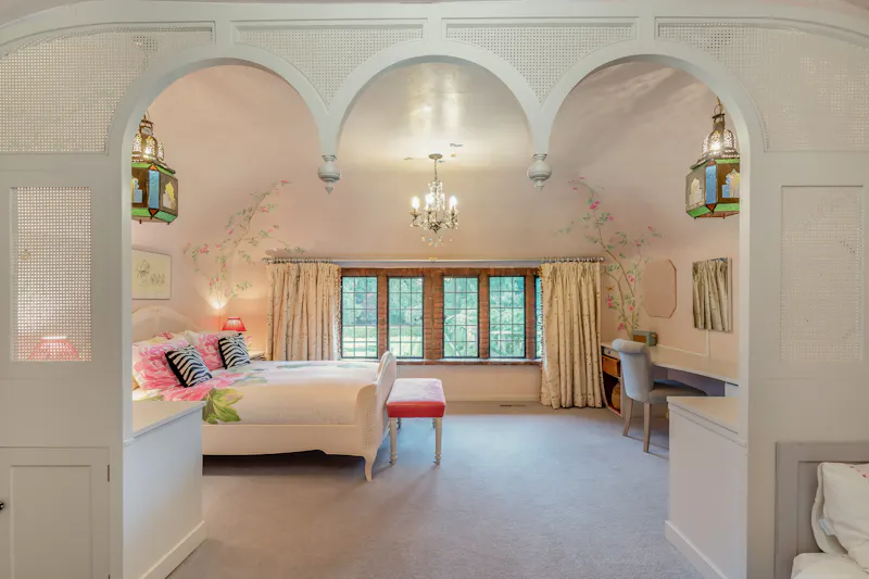 Bedroom at Chesham Arts & Crafts Farmhouse, L782 (photo 54)