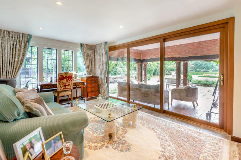 Sitting room at Chesham Arts & Crafts Farmhouse, L782 (photo 41)