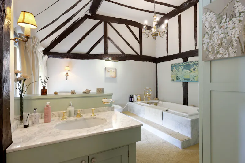 Bath at Chesham Arts & Crafts Farmhouse, L782 (photo 53)