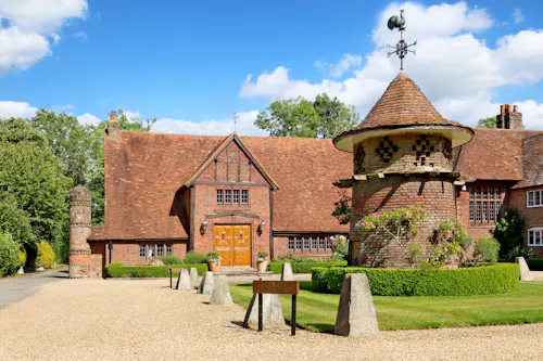 Chesham Arts & Crafts Farmhouse, L782