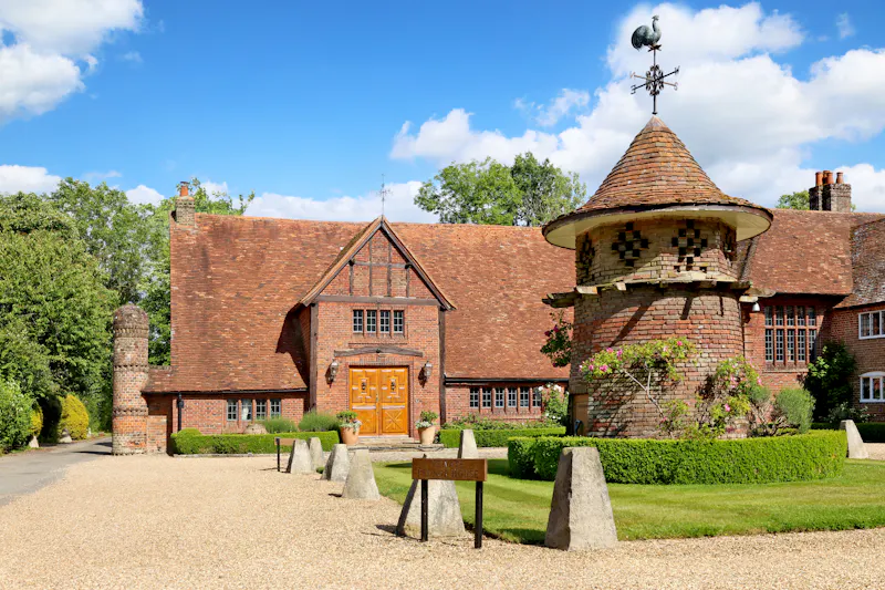 Chesham Arts & Crafts Farmhouse, L782 (photo 2)