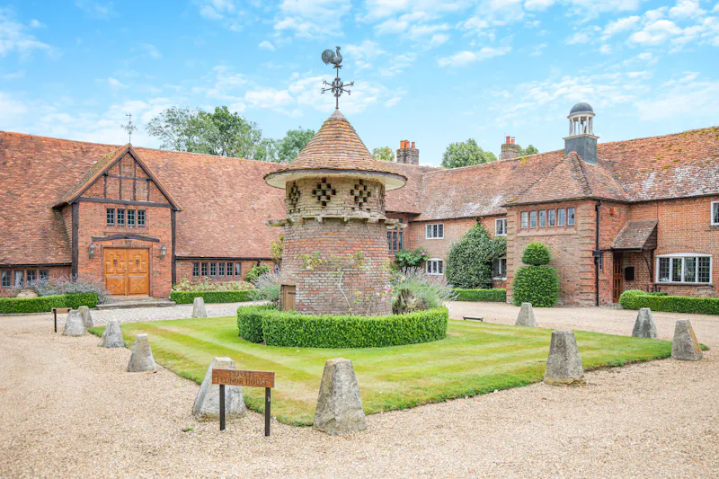 Chesham Arts & Crafts Farmhouse, L782 (photo 81)