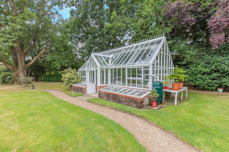 Greenhouse at Chesham Arts & Crafts Farmhouse, L782 (photo 106)