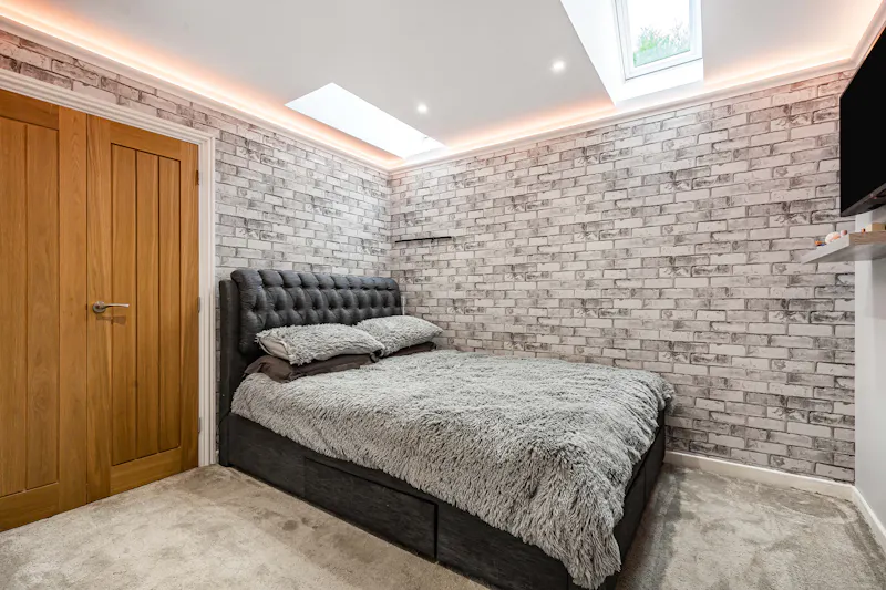 Bedroom at Modern Barn Conversion Oxford, L783 (photo 74)
