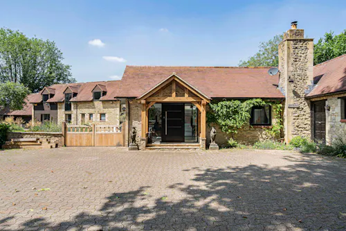 Modern Barn Conversion Oxford, L783