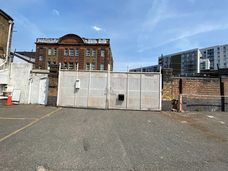 Deptford Empty Warehouse, N579 (photo 14)