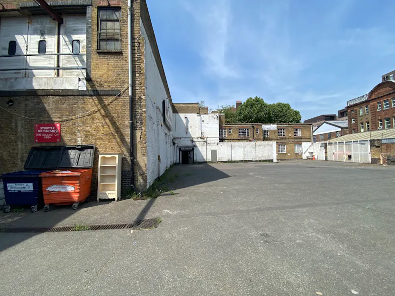 Deptford Empty Warehouse, N579 (photo 13)