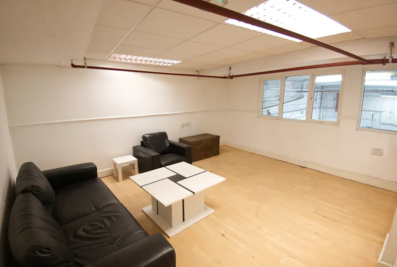 Office at Deptford Empty Warehouse, N579 (photo 9)