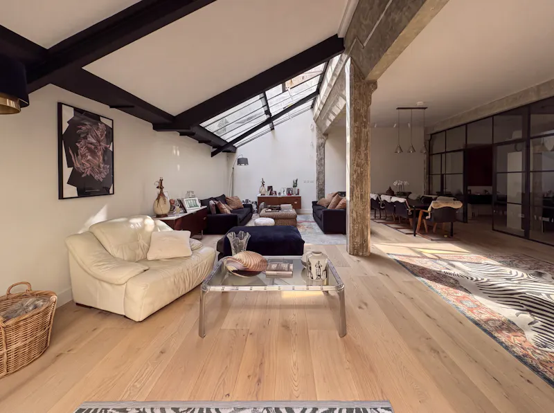 Beams at Contemporary Shoreditch Loft, K303 (photo 1)