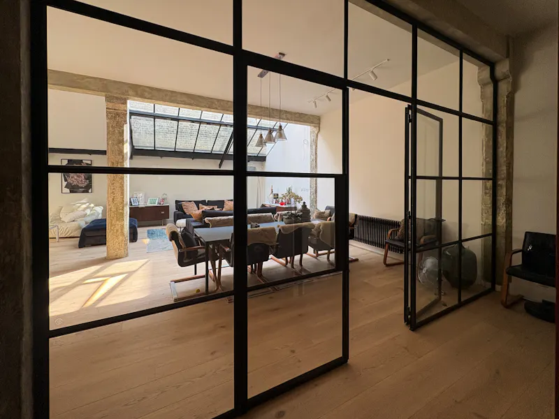 Crittall windows at Contemporary Shoreditch Loft, K303 (photo 4)