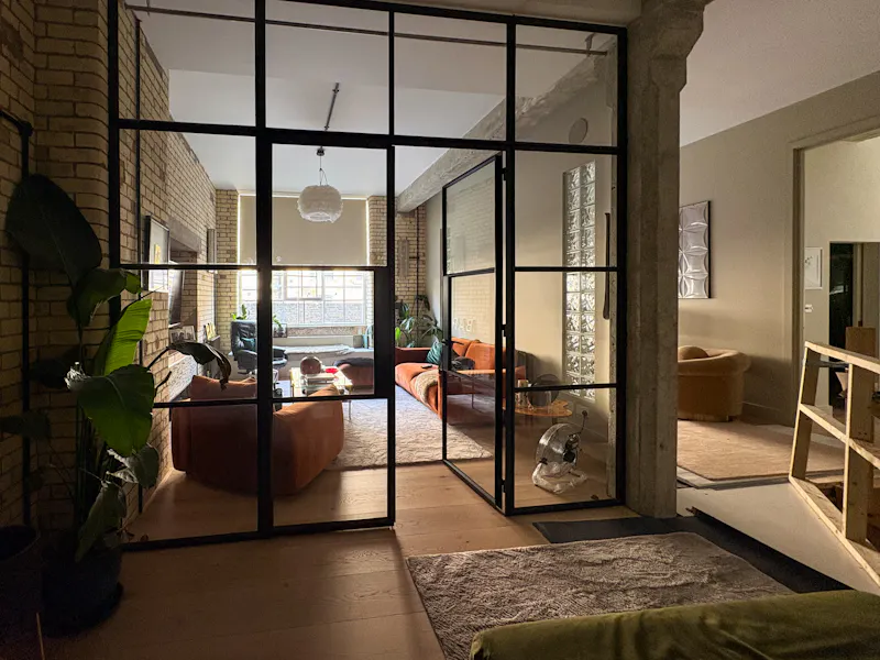 Crittall windows at Contemporary Shoreditch Loft, K303 (photo 5)