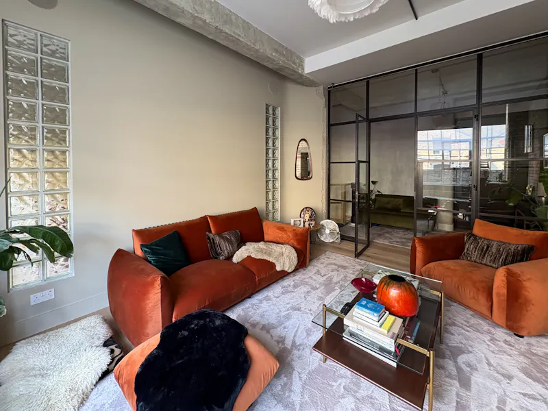 Glass at Contemporary Shoreditch Loft, K303 (photo 7)