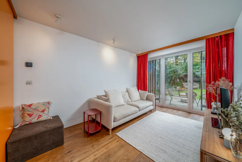 London Fields Modern Home, K520 (photo 12)