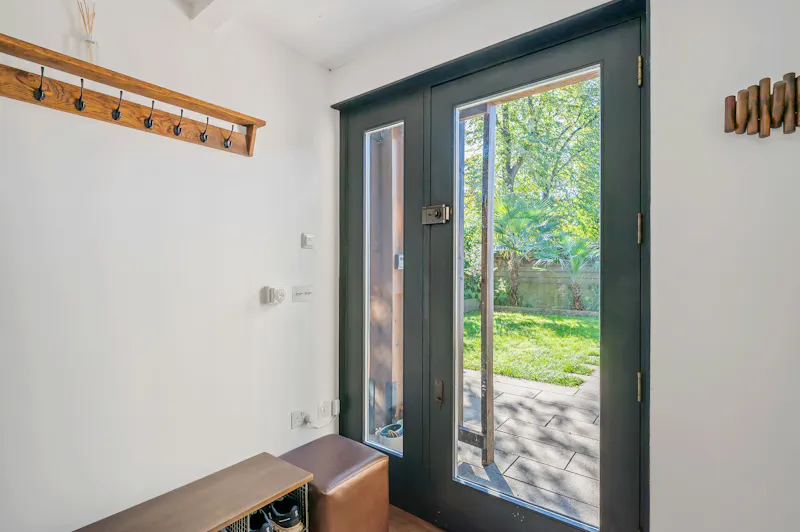 London Fields Modern Home, K520 (photo 41)