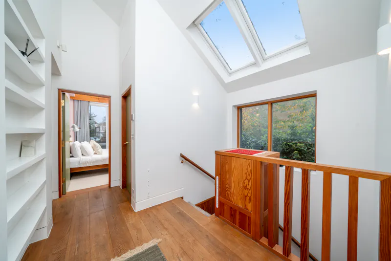 Landing at London Fields Modern Home, K520 (photo 16)