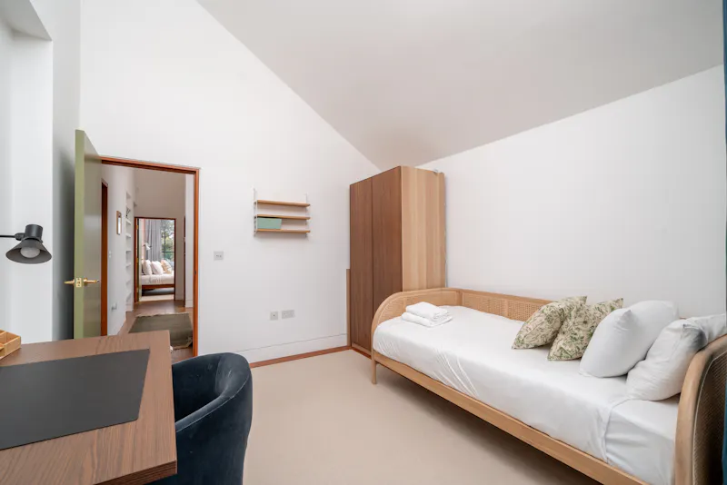 London Fields Modern Home, K520 (photo 33)