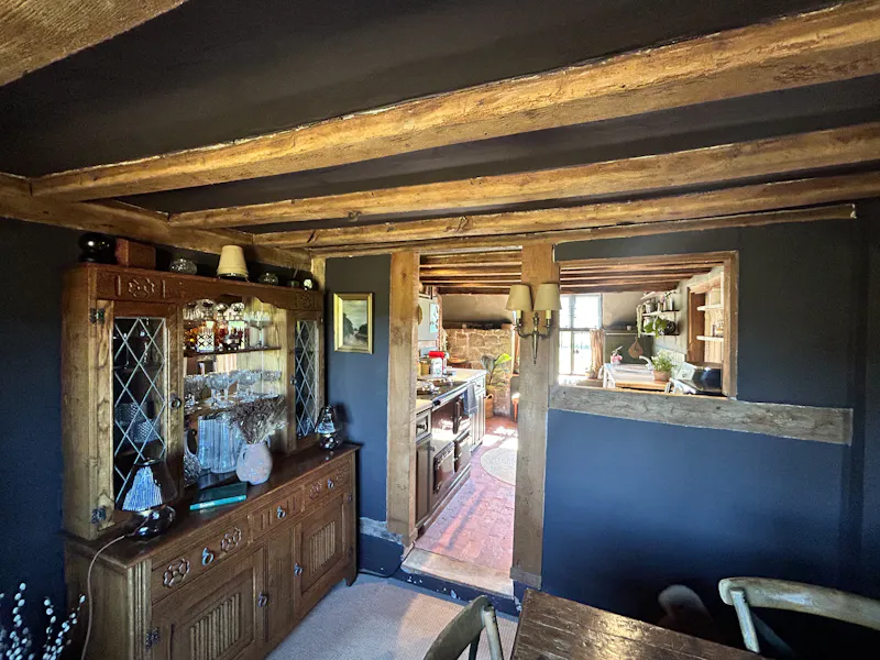 Whimsical Liphook Tudor Cottage, C962 (photo 8)