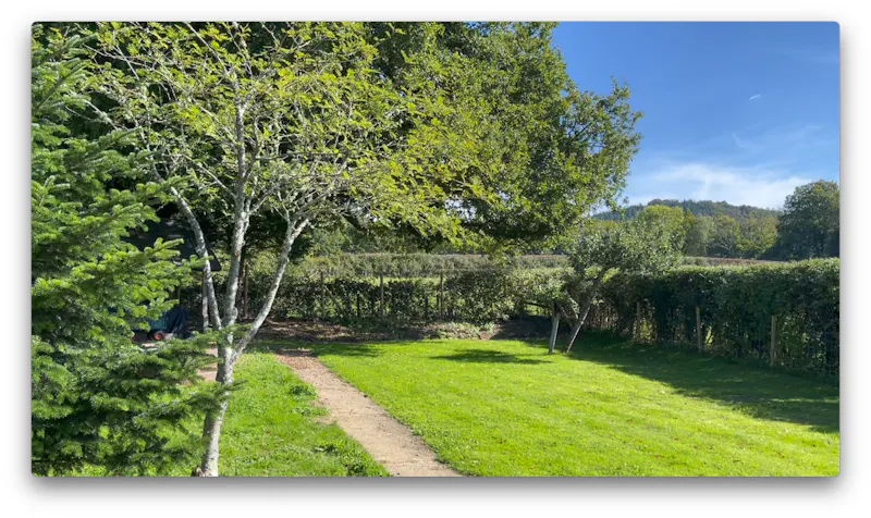 Whimsical Liphook Tudor Cottage, C962 (photo 37)