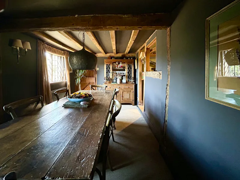 Whimsical Liphook Tudor Cottage, C962 (photo 10)