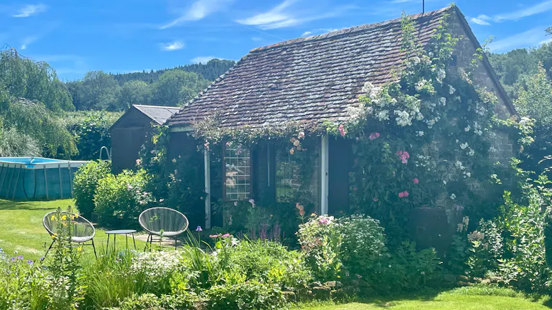 Summer house at Whimsical Liphook Tudor Cottage, C962 (photo 30)