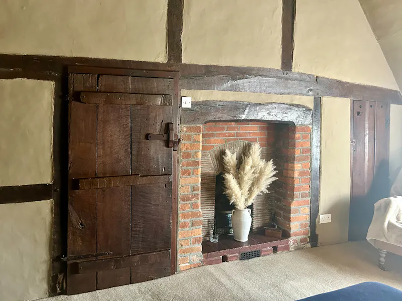 Whimsical Liphook Tudor Cottage, C962 (photo 19)