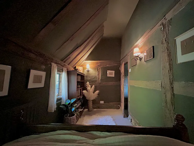 Whimsical Liphook Tudor Cottage, C962 (photo 24)