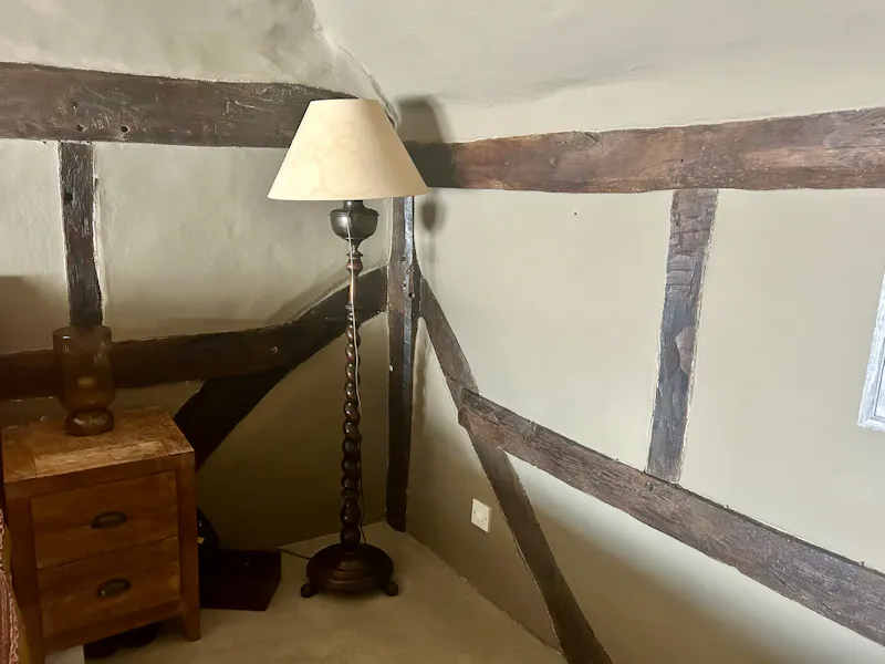 Whimsical Liphook Tudor Cottage, C962 (photo 18)