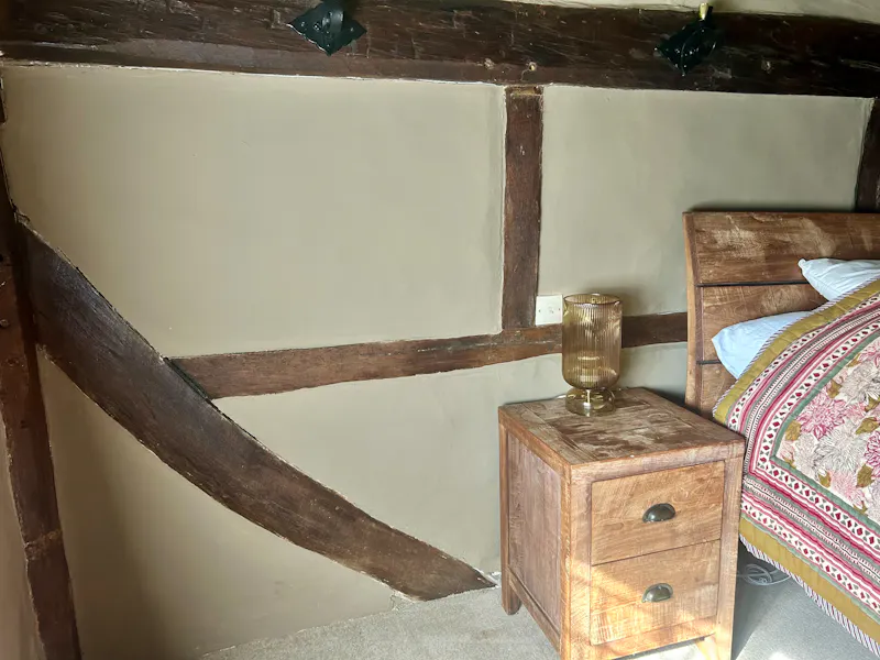 Whimsical Liphook Tudor Cottage, C962 (photo 17)