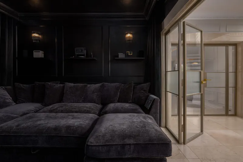 Home cinema at Kilburn Luxe Modern Mansion, D2901 (photo 25)