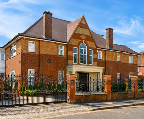 Kilburn Luxe Modern Mansion, D2901