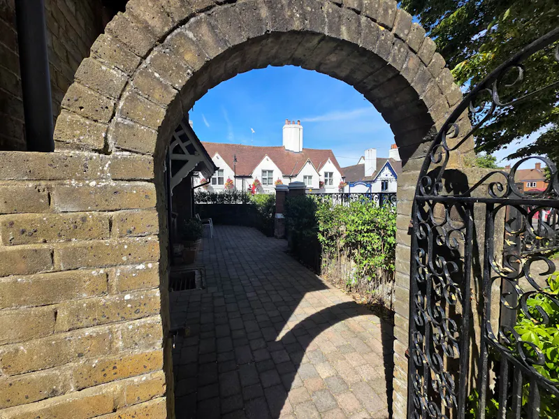 Uxbridge Arts & Crafts House, C963 (photo 55)