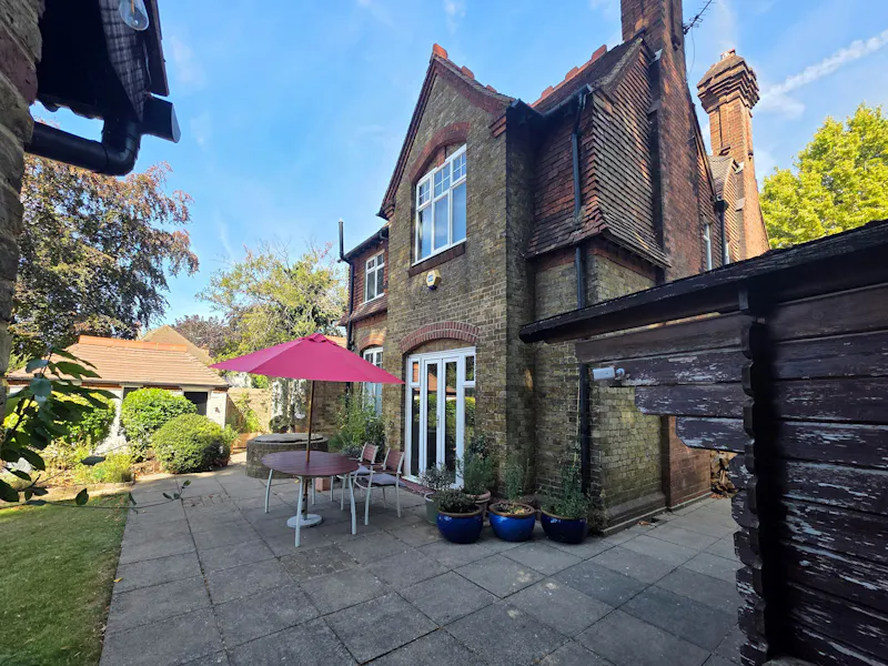 Uxbridge Arts & Crafts House, C963 (photo 40)