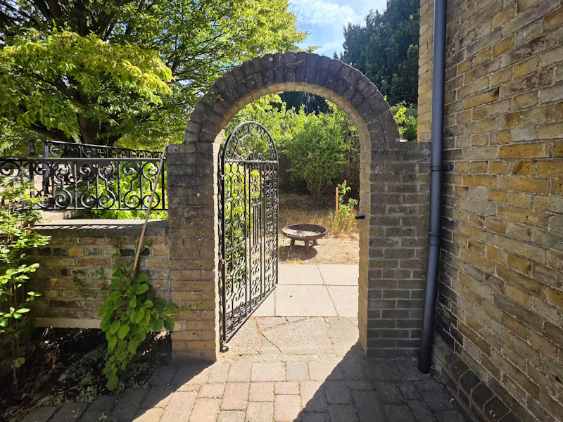 Uxbridge Arts & Crafts House, C963 (photo 57)