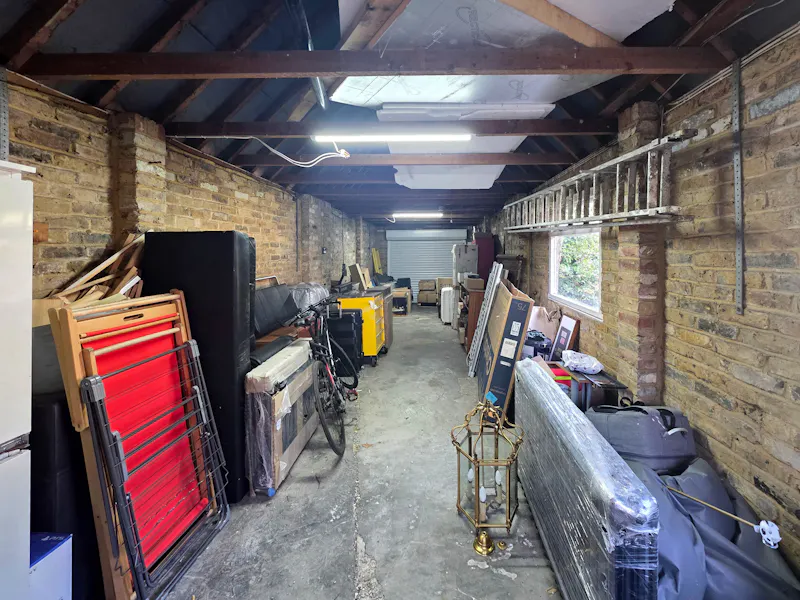 Garage at Uxbridge Arts & Crafts House, C963 (photo 49)