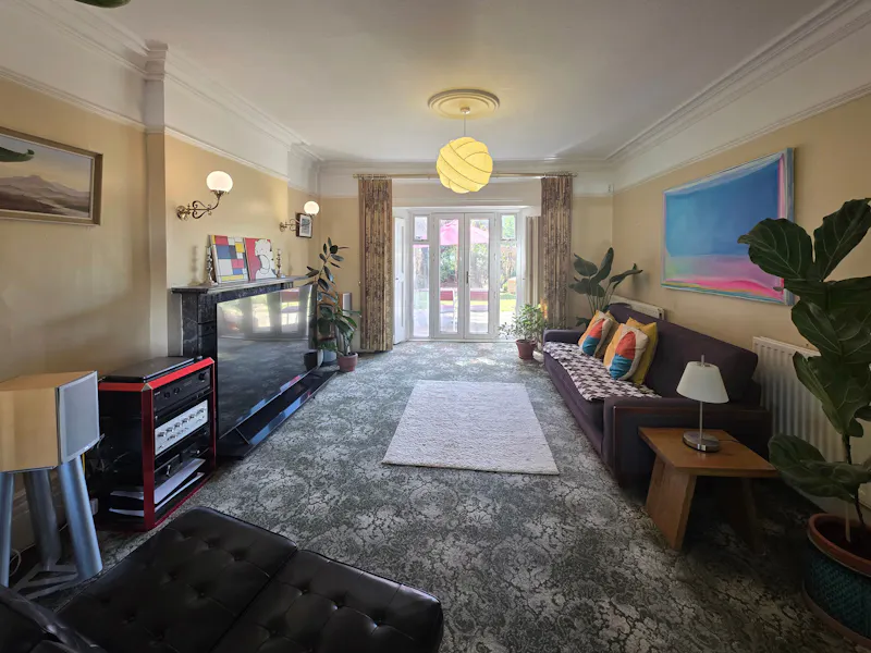Living Room at Uxbridge Arts & Crafts House, C963 (photo 2)