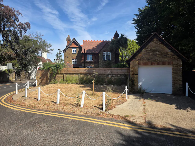 Uxbridge Arts & Crafts House, C963 (photo 61)