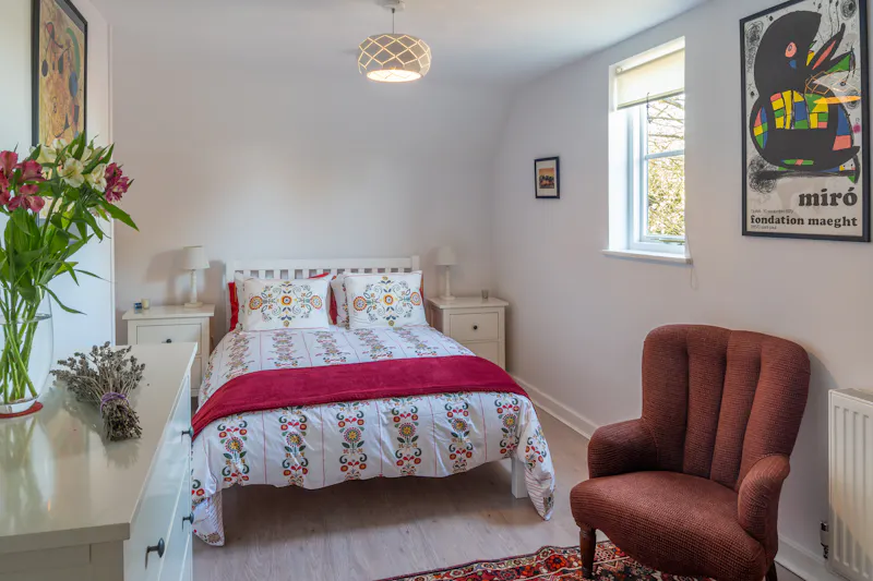Bedroom at Victorian Rectory Aylesbury, D2902 (photo 20)