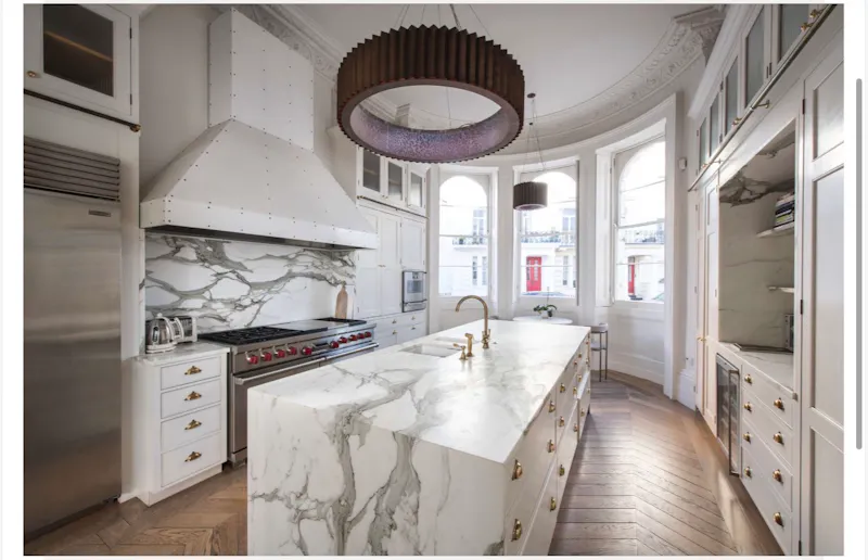 Kitchen island at Notthing Hill Stucco Townhouse, B2159 (photo 3)