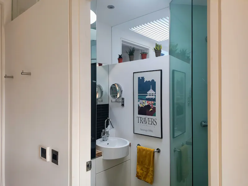 Bathroom at Earlsfield Modern House, K522 (photo 39)