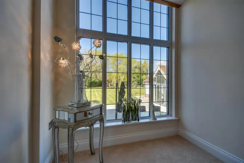 Stoney Hills Modern Mansion, D2904 (photo 8)