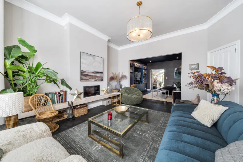 Contemporary White City Terrace, B2162 (photo 5)