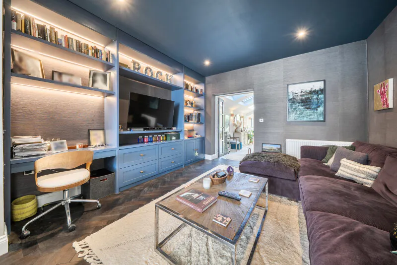 Contemporary White City Terrace, B2162 (photo 9)