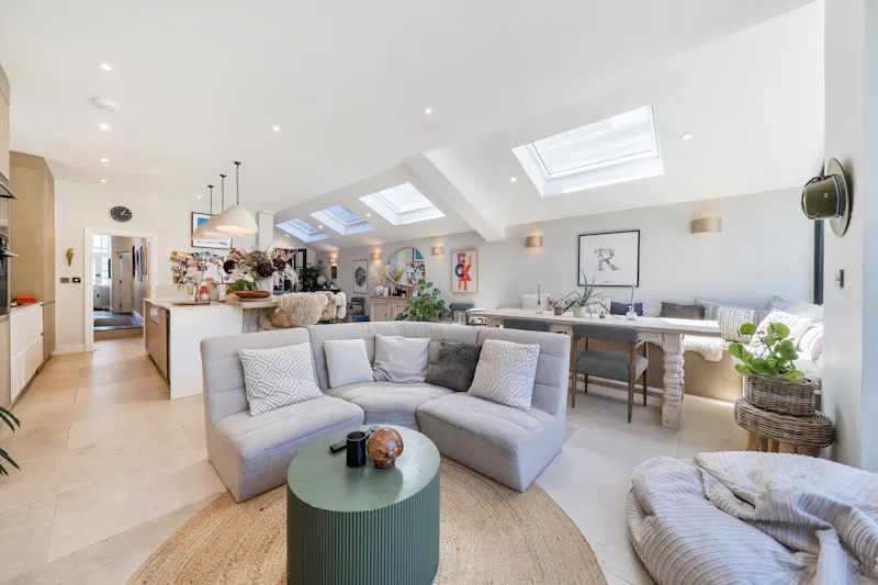 Open plan at Contemporary White City Terrace, B2162 (photo 13)