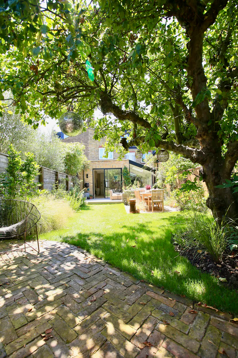 Contemporary White City Terrace, B2162 (photo 34)